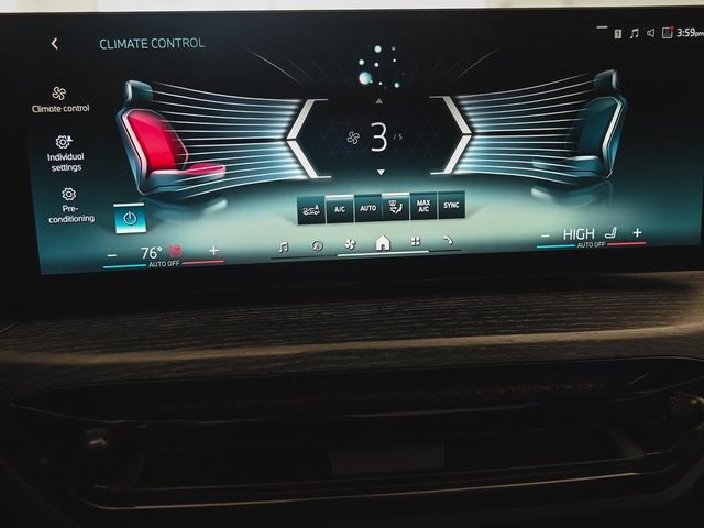 2025 BMW 3 Series 330i xDrive - 22956763 - 26