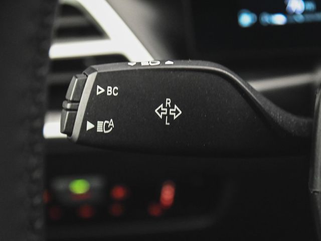 2025 BMW 3 Series 330i xDrive - 22956763 - 29