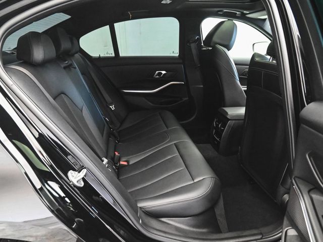 2025 BMW 3 Series 330i xDrive - 22956763 - 39