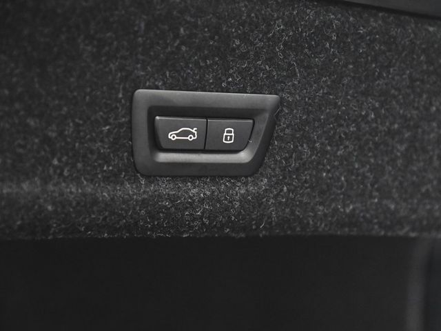 2025 BMW 3 Series 330i xDrive - 22956763 - 46