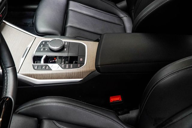 2025 BMW 3 Series 330i xDrive - 23066548 - 18