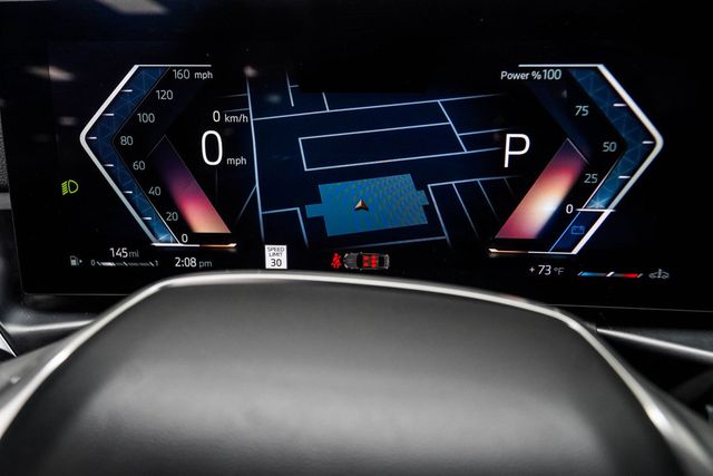 2025 BMW 3 Series 330i xDrive - 23066548 - 32