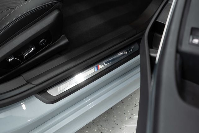 2025 BMW 3 Series 330i xDrive - 22905313 - 11