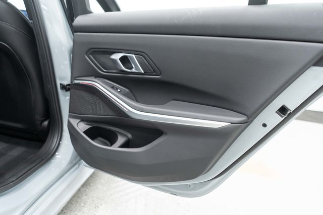 2025 BMW 3 Series 330i xDrive - 22905313 - 36