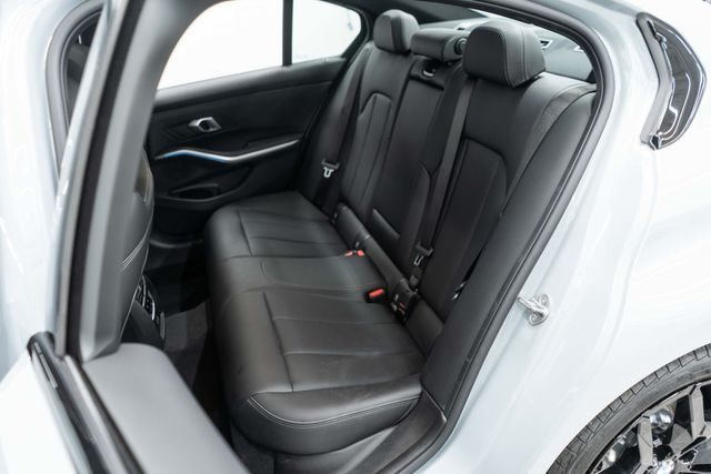 2025 BMW 3 Series 330i xDrive - 22905313 - 37