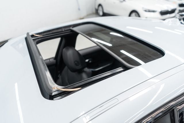 2025 BMW 3 Series 330i xDrive - 22905313 - 57