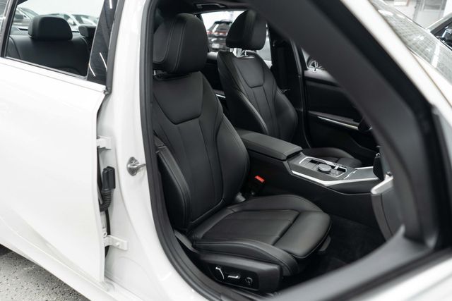 2025 BMW 3 Series 330i xDrive - 22923883 - 10