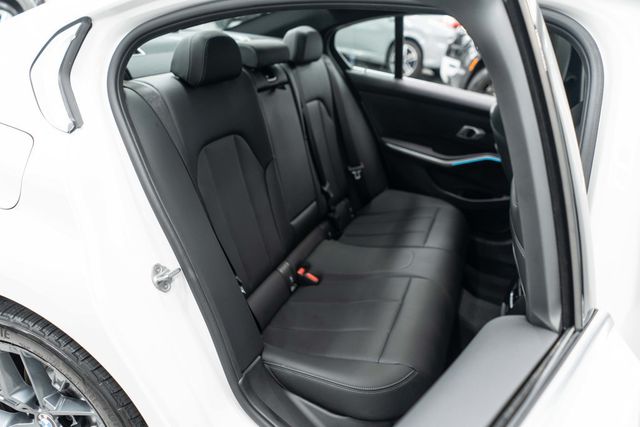 2025 BMW 3 Series 330i xDrive - 22923883 - 11
