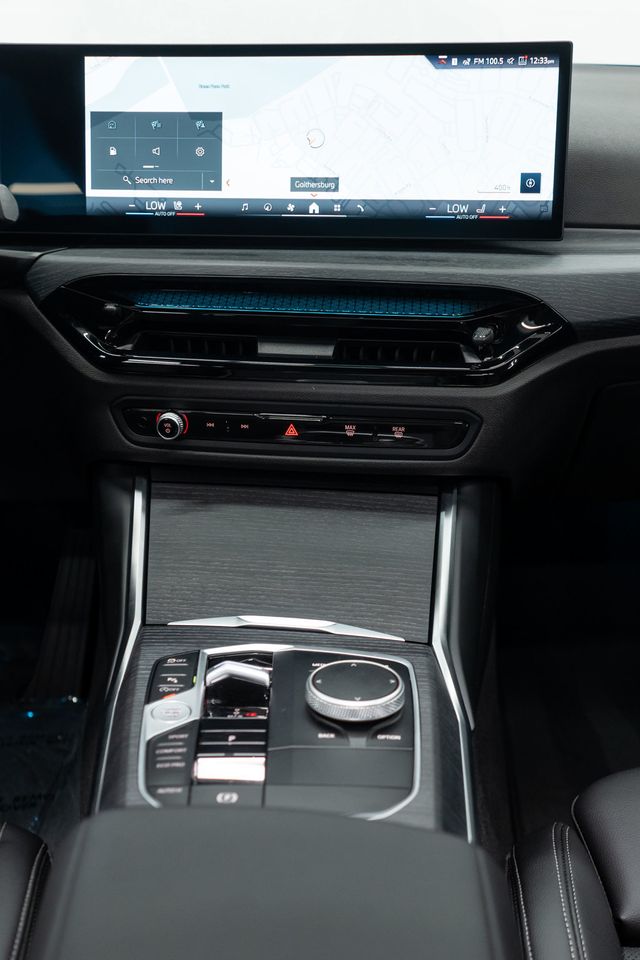 2025 BMW 3 Series 330i xDrive - 22923883 - 26