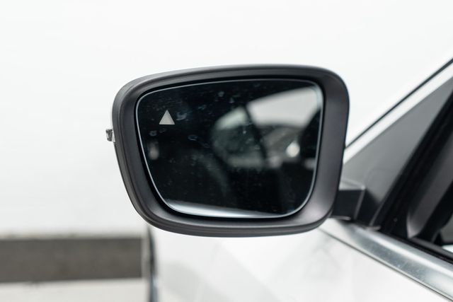 2025 BMW 3 Series 330i xDrive - 22923883 - 44