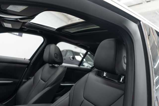 2025 BMW 3 Series 330i xDrive - 22923883 - 7