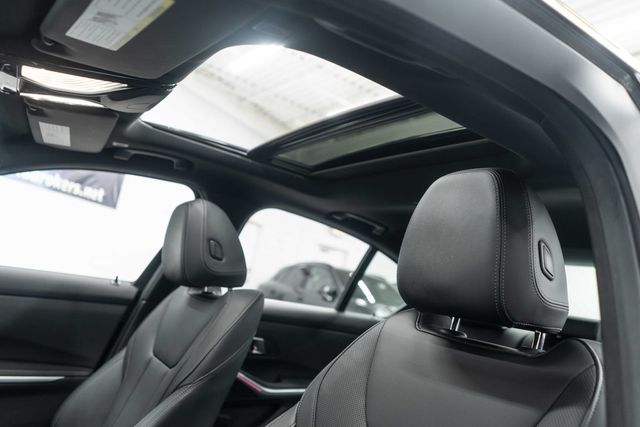 2025 BMW 3 Series 330i xDrive - 22956400 - 9