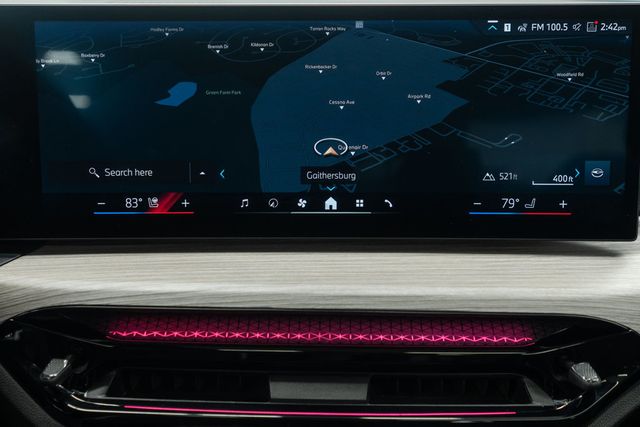 2025 BMW 3 Series 330i xDrive - 22956400 - 16