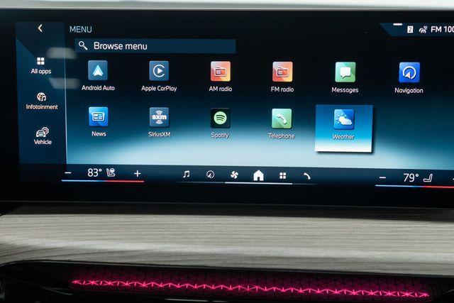 2025 BMW 3 Series 330i xDrive - 22956400 - 26