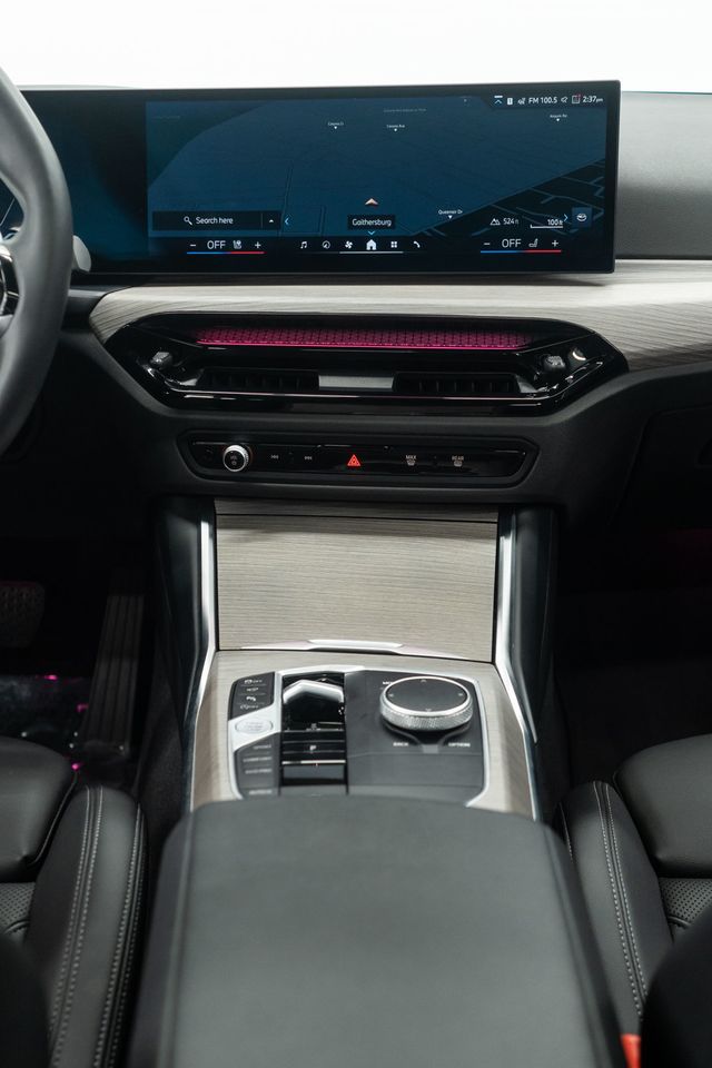 2025 BMW 3 Series 330i xDrive - 22956400 - 31