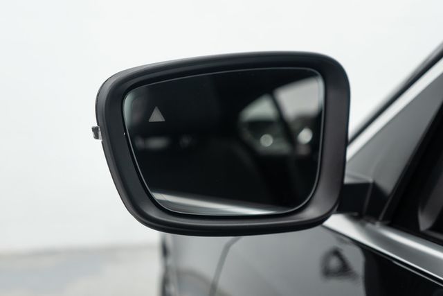 2025 BMW 3 Series 330i xDrive - 22956400 - 50