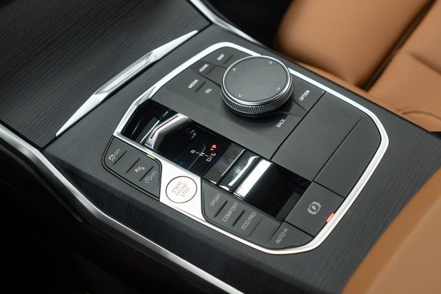 2025 BMW 3 Series 330i xDrive - 22958170 - 18