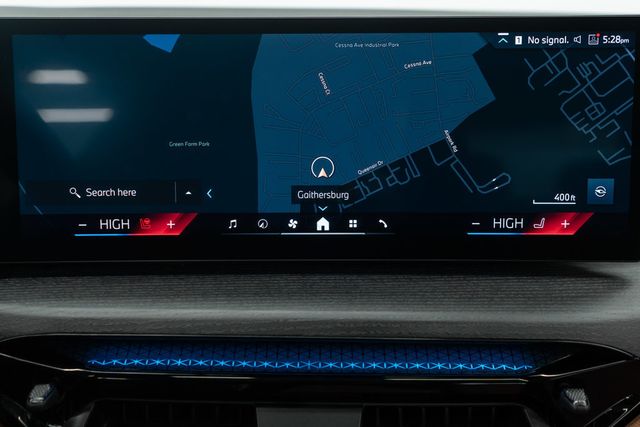 2025 BMW 3 Series 330i xDrive - 22958170 - 19