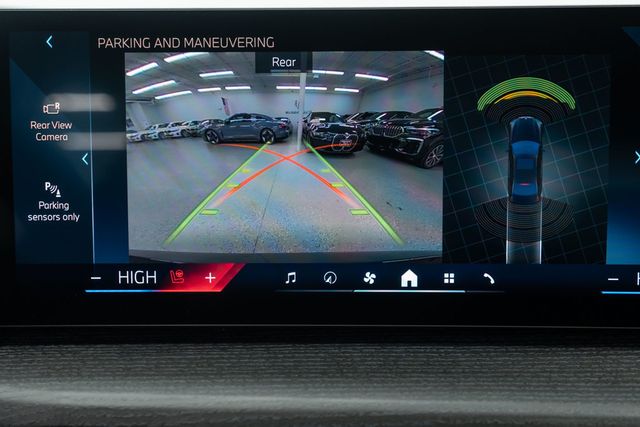 2025 BMW 3 Series 330i xDrive - 22958170 - 20