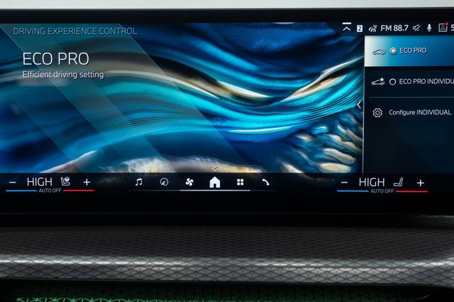 2025 BMW 3 Series 330i xDrive - 22958173 - 21