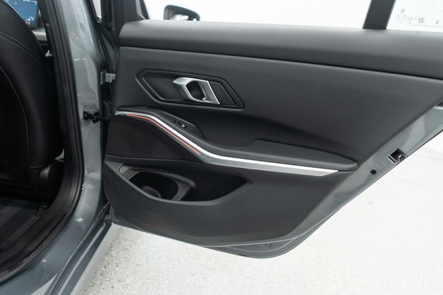 2025 BMW 3 Series 330i xDrive - 22958173 - 26