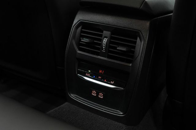 2025 BMW 3 Series 330i xDrive - 22958173 - 28