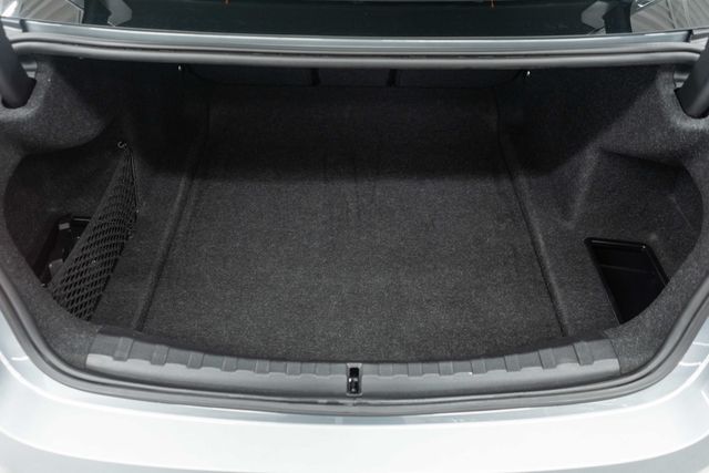 2025 BMW 3 Series 330i xDrive - 22958173 - 30