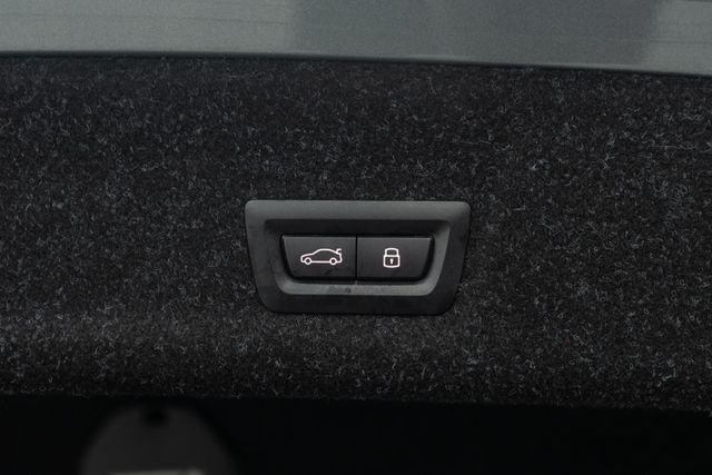 2025 BMW 3 Series 330i xDrive - 22958173 - 31