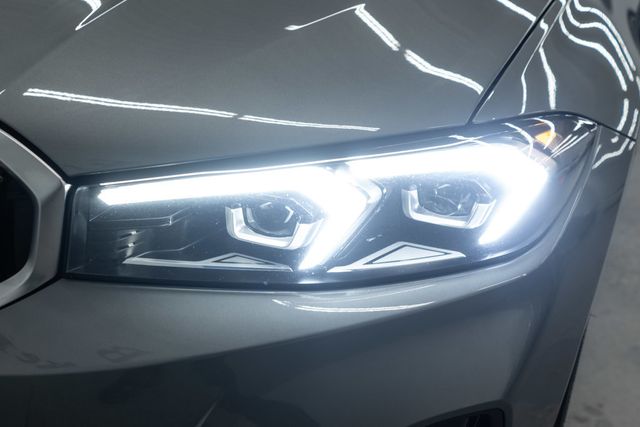 2025 BMW 3 Series 330i xDrive - 22958173 - 42