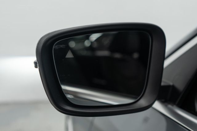 2025 BMW 3 Series 330i xDrive - 22958173 - 46