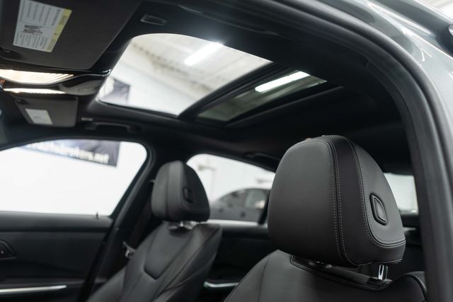2025 BMW 3 Series 330i xDrive - 22958173 - 7