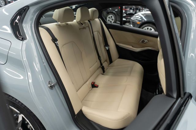 2025 BMW 3 Series 330i xDrive - 22959413 - 11