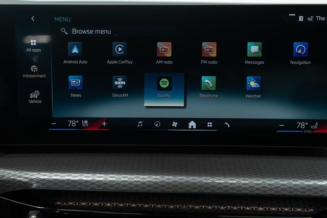 2025 BMW 3 Series 330i xDrive - 22959413 - 24