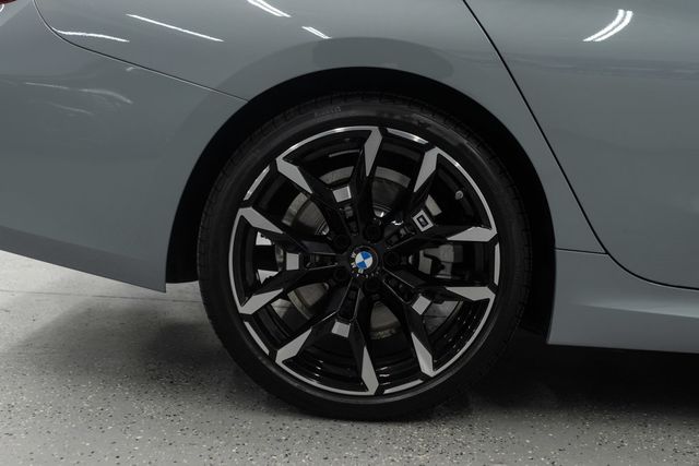2025 BMW 3 Series 330i xDrive - 22959413 - 33