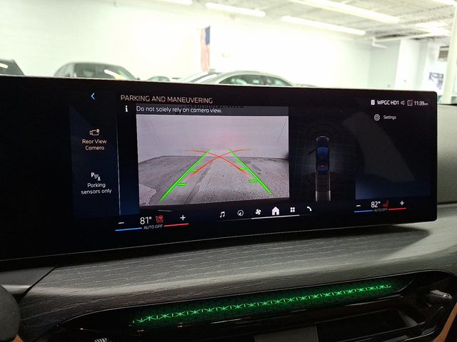 2025 BMW 3 Series 330i xDrive - 22991219 - 19