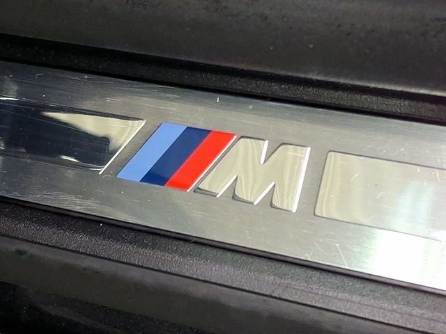 2025 BMW 3 Series 330i xDrive - 22991219 - 30