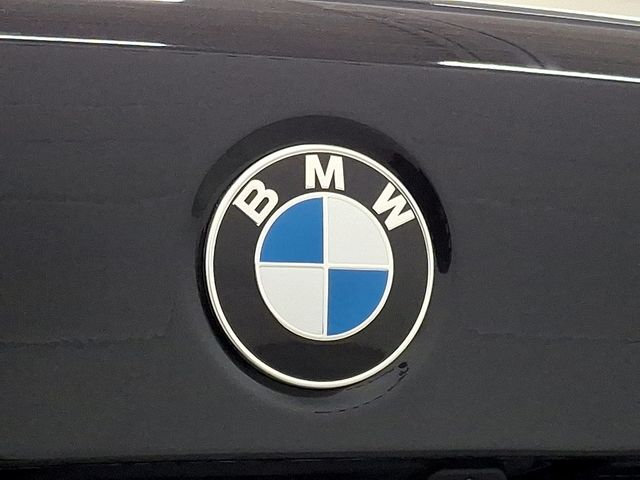 2025 BMW 3 Series 330i xDrive - 22991219 - 35