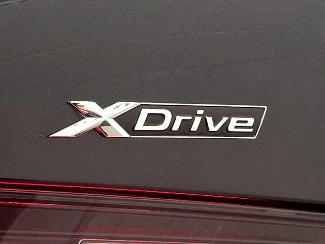 2025 BMW 3 Series 330i xDrive - 22991219 - 37