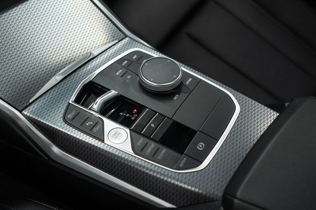 2025 BMW 3 Series 330i xDrive - 23012870 - 15