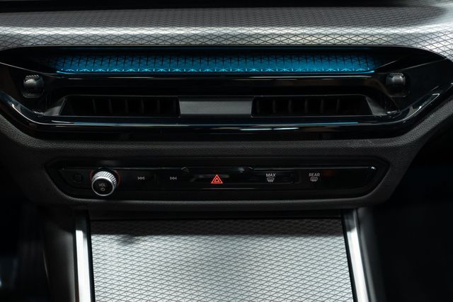 2025 BMW 3 Series 330i xDrive - 23012870 - 23