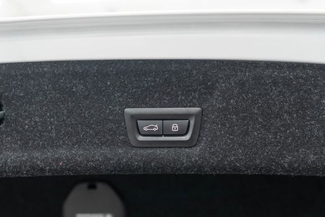 2025 BMW 3 Series 330i xDrive - 23012870 - 29