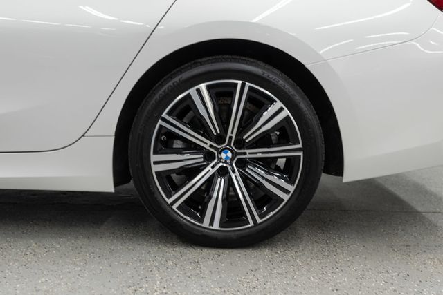 2025 BMW 3 Series 330i xDrive - 23012870 - 33