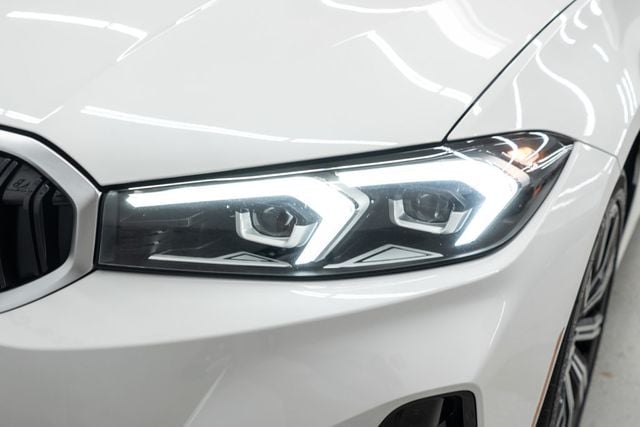 2025 BMW 3 Series 330i xDrive - 23012870 - 39