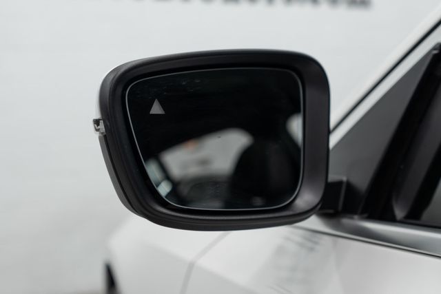 2025 BMW 3 Series 330i xDrive - 23012870 - 43