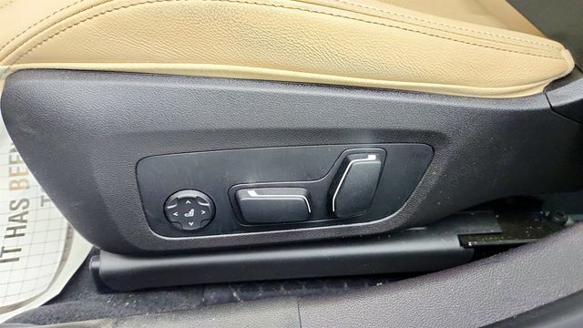 2025 BMW 3 Series 330i xDrive Sedan w/ Convenience Package - 23022960 - 11