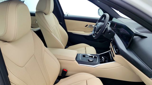 2025 BMW 3 Series 330i xDrive Sedan w/ Convenience Package - 23022960 - 22
