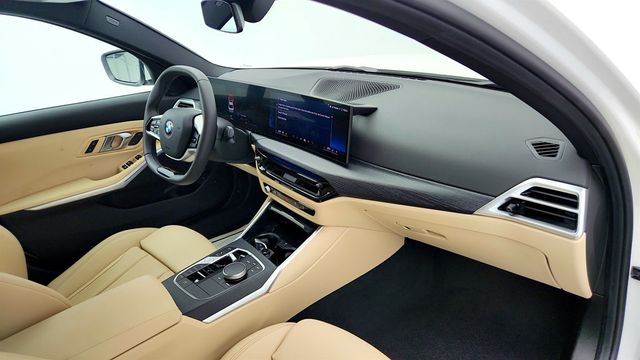 2025 BMW 3 Series 330i xDrive Sedan w/ Convenience Package - 23022960 - 23