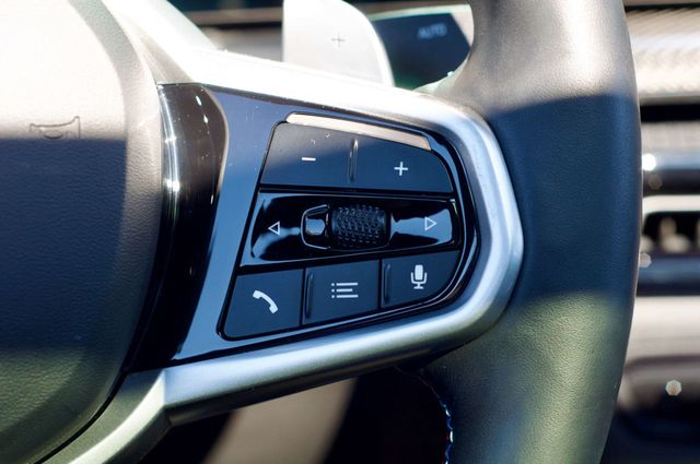 2025 BMW 3 Series LocalTrade/M-340-X-Drive/DrivingAssistanceProfessionalPkg/NAV - 22984445 - 19