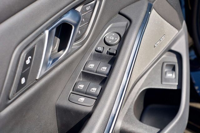 2025 BMW 3 Series LocalTrade/M-340-X-Drive/DrivingAssistanceProfessionalPkg/NAV - 22984445 - 32