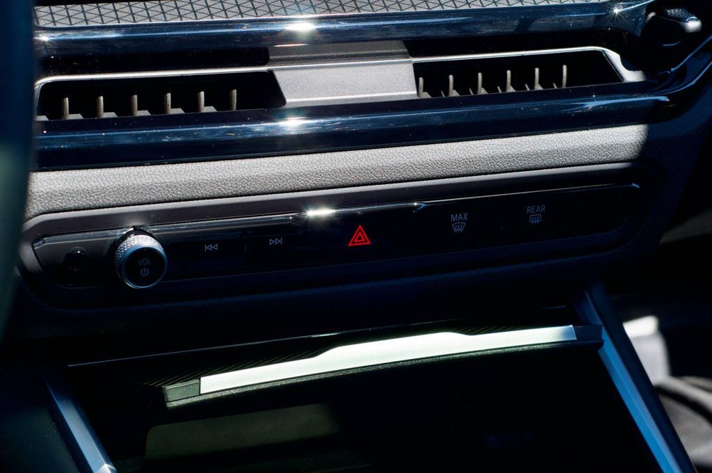 2025 BMW 3 Series LocalTrade/M-340-X-Drive/DrivingAssistanceProfessionalPkg/NAV - 22984445 - 34